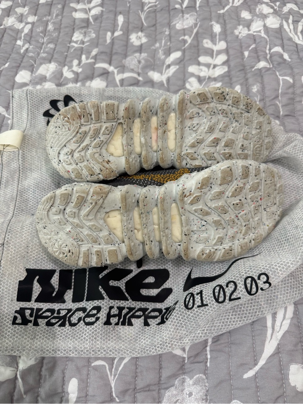Nike Black and Gold Men's Knit Sneakers - Picture 3 of 4